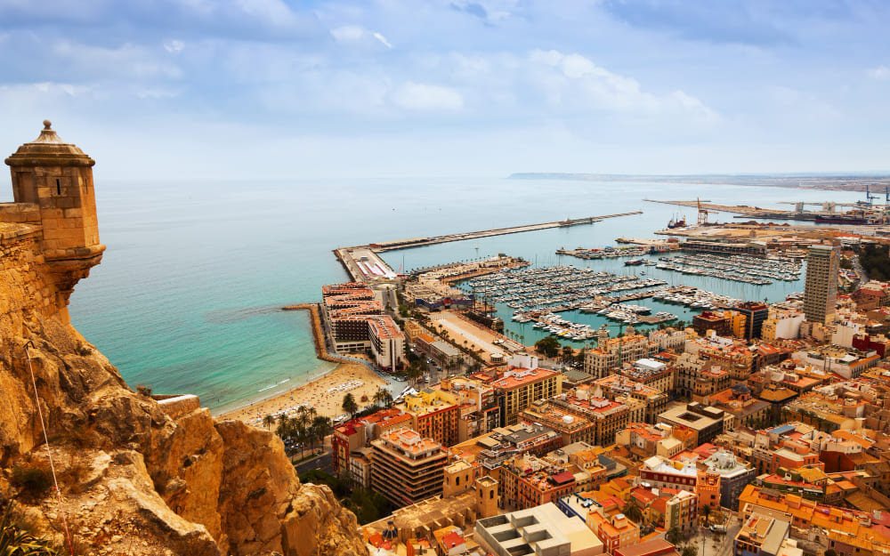 La costa de Alicante gana atractivo para quienes buscan una segunda residencia